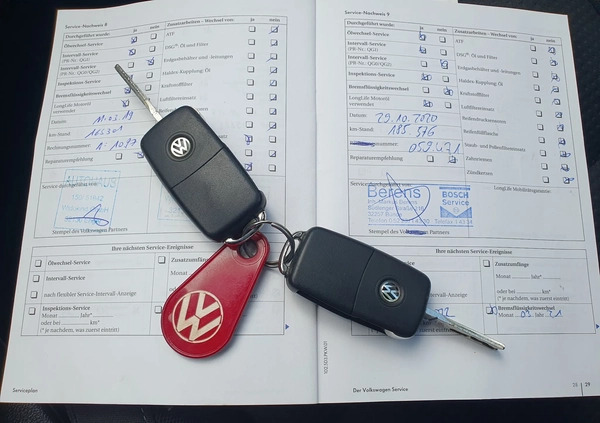 Volkswagen Golf cena 16900 przebieg: 220000, rok produkcji 2010 z Urzędów małe 301